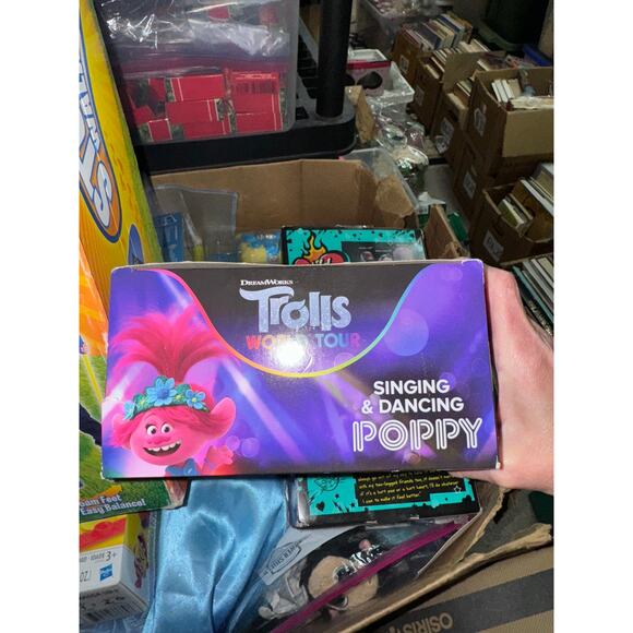 Trolls World Tour Poppy Singing and Dancing to Music Sound Kids Toys Brand NEW! - Picture 7 of 9